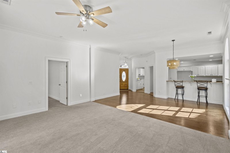 Property image 3 at 102 Courtyard Drive, Anderson, SC 29621