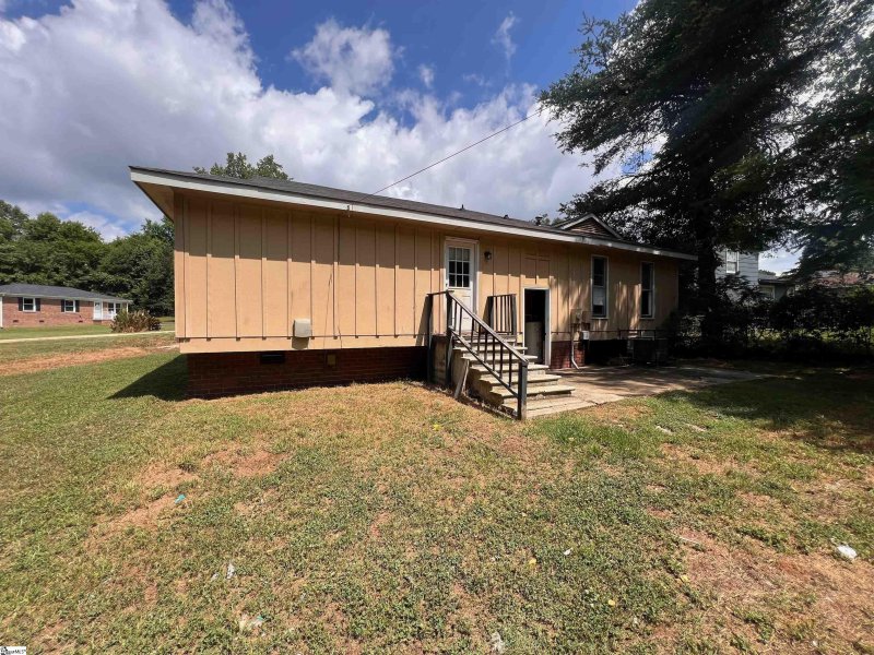 Property image 3 at 711 Old Farm Road, Moore, SC 29369-9320