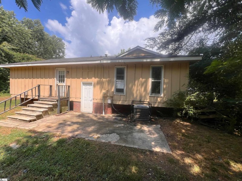 Property image 4 at 711 Old Farm Road, Moore, SC 29369-9320