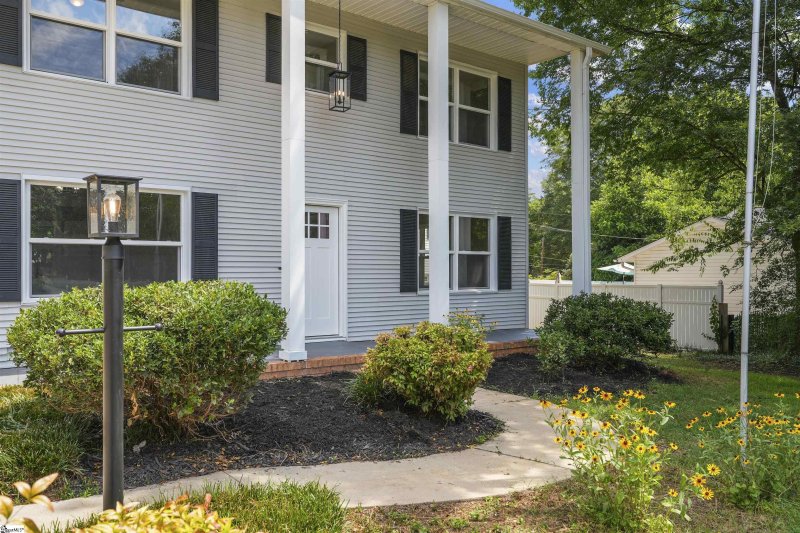 Property image 2 at 111 Aspenwood Drive, Simpsonville, SC 29680