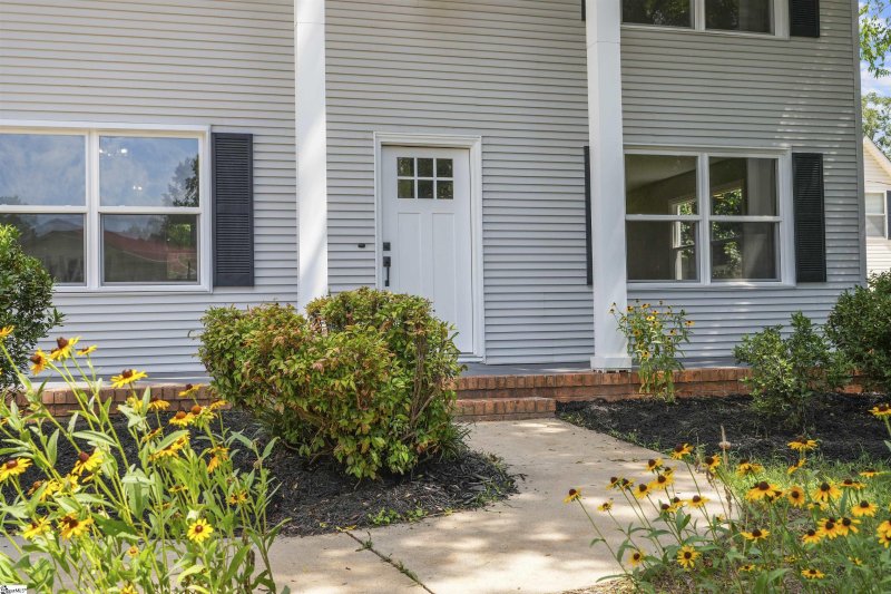 Property image 3 at 111 Aspenwood Drive, Simpsonville, SC 29680