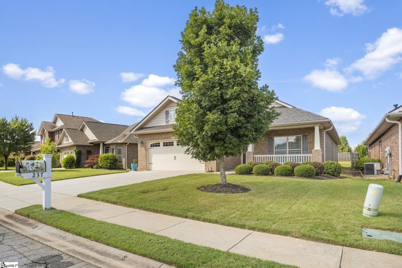 Property image 2 at 237 Scottish Avenue, Simpsonville, SC 29680