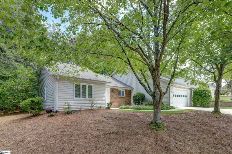 Property image 2 at 224 Creek Forest Drive, Greenville, SC 29615