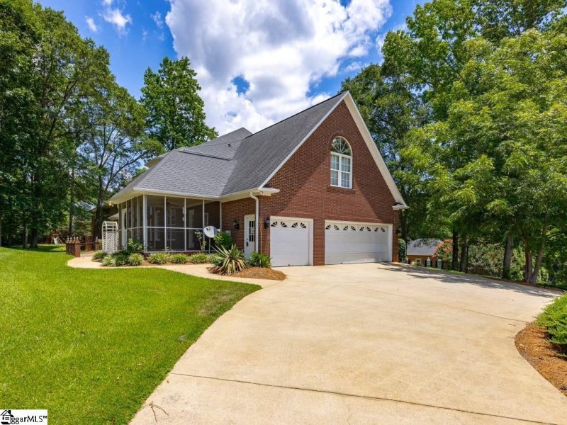 Property image 5 at 320 Tarrigart Drive, Moore, SC 29369