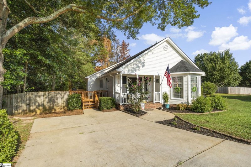 Property image 2 at 418 Fairdale Drive, Simpsonville, SC 29681