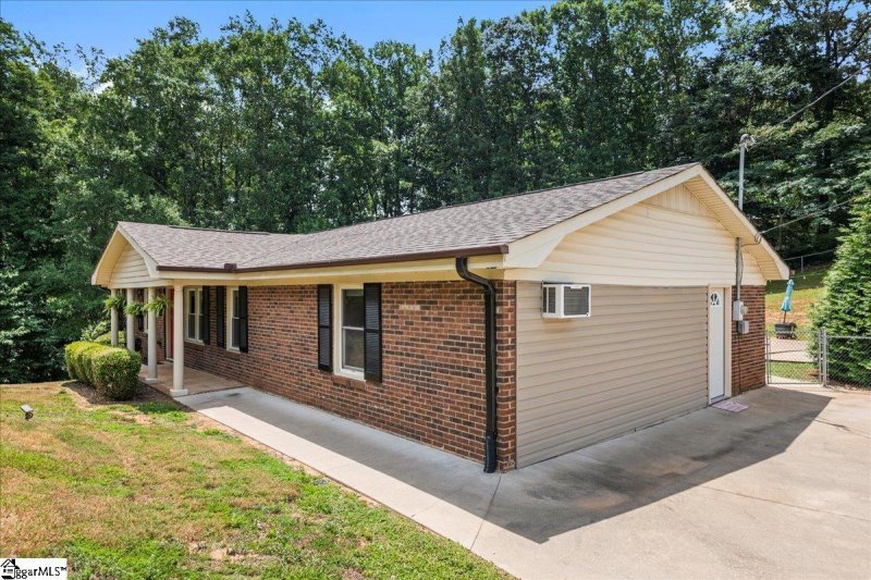 Property image 3 at 200 Magnolia Avenue, Easley, SC 29642