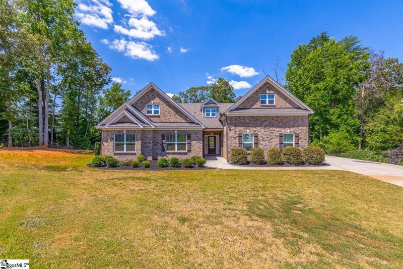 Property image 2 at 15 Sedgewood Court, Fountain Inn, SC 29644