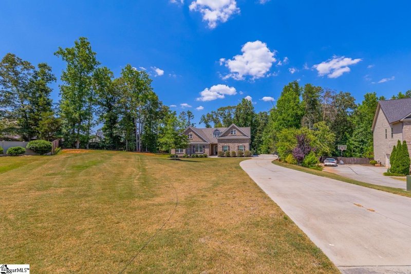 Property image 5 at 15 Sedgewood Court, Fountain Inn, SC 29644