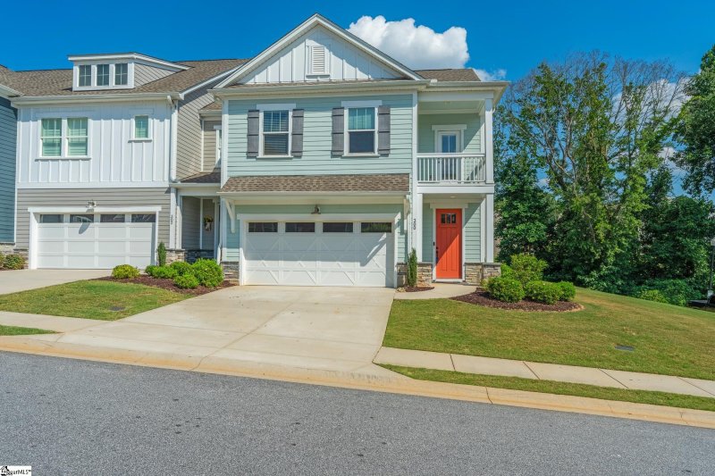 Property image 2 of 300 Gardella Drive in Rockbridge, Greer, SC 29650
