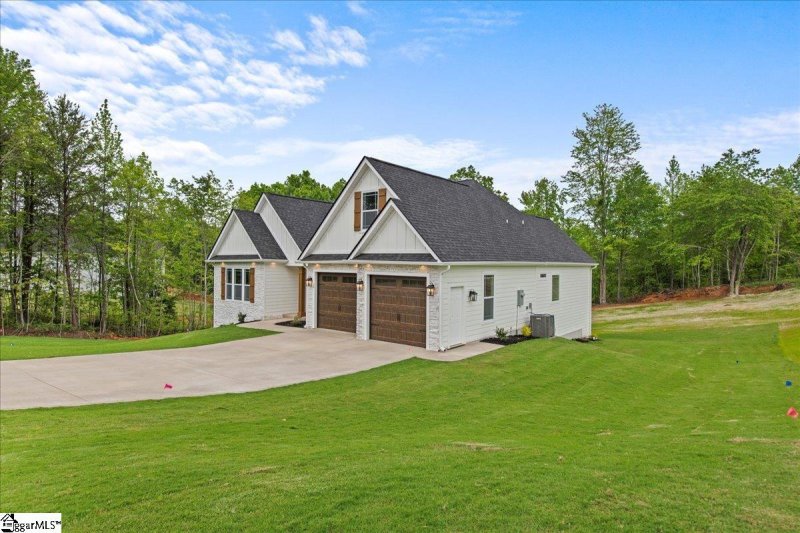 Property image 3 at 138 Eagles Crest Drive, Marietta, SC 29661-0000