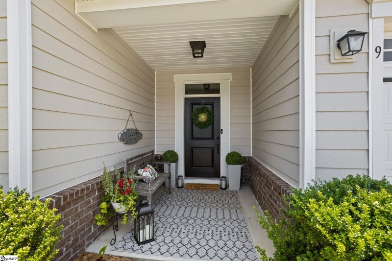 Property image 3 at 9 Pequot Drive, Greenville, SC 29607