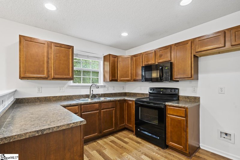 Property image 4 at 8 Cane Hill Drive, Piedmont, SC 29673