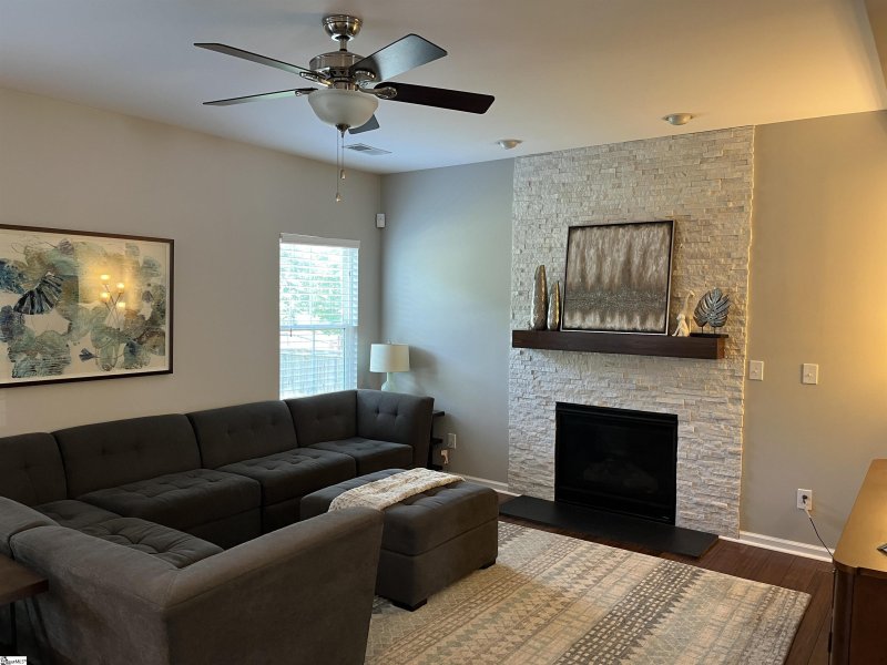 Property image 4 at 40 Shale Court, Greenville, SC 29607