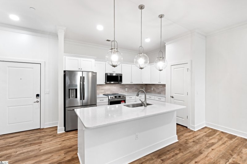 Property image 5 at 98 E McBee Avenue, Greenville, SC 29601
