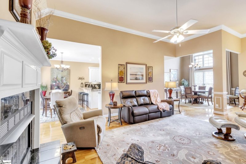 Property image 5 at 6 Lanshore Court, Taylors, SC 29687-5953