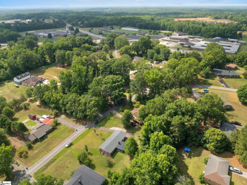 Property image 2 at 580 Hawthorne Avenue, Woodruff, SC 29388