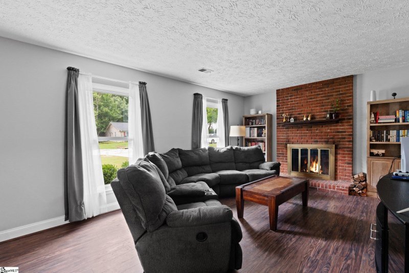 Property image 4 at 19 Clearfield Road, Greenville, SC 29607