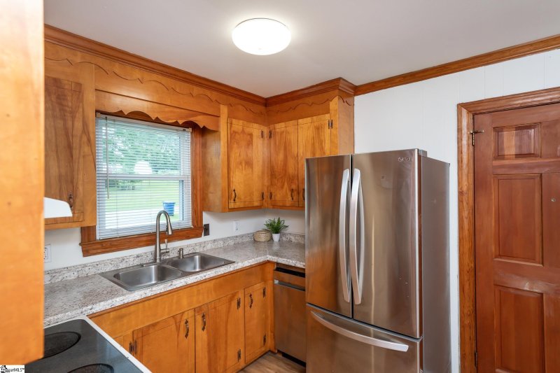 Property image 4 at 436 Meadowbrook Avenue, Woodruff, SC 29388