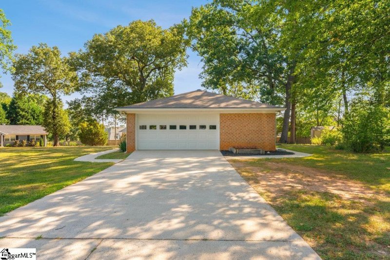 Property image 5 at 1 S Del Norte Road, Greenville, SC 29615