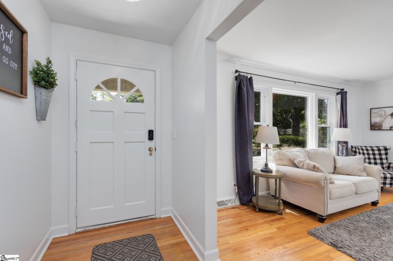 Property image 4 at 33 Oriole Street, Greenville, SC 29609