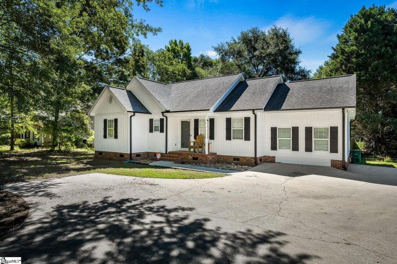 Property image 3 at 211 Longview Drive, Williamston, SC 29697