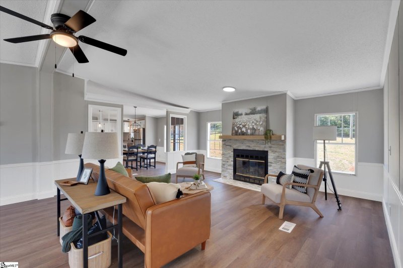 Property image 2 at 421 Roe Road, Greenville, SC 29611-7435