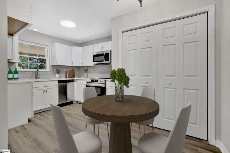 Property image 4 at 925 Cleveland Street, Greenville, SC 29601