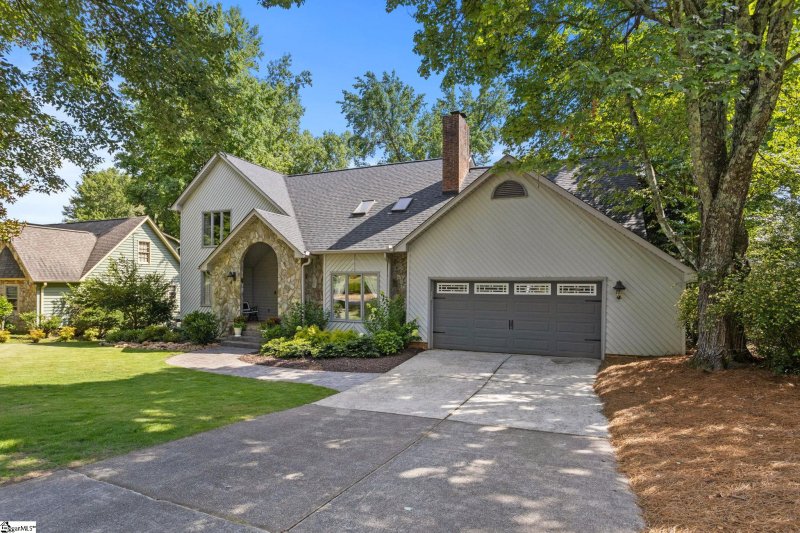 Property image 3 at 5 Bernwood Drive, Taylors, SC 29687