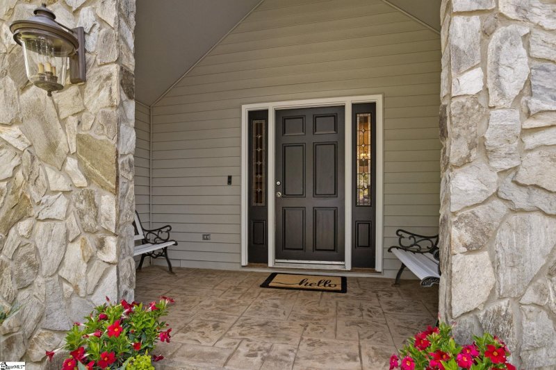 Property image 4 at 5 Bernwood Drive, Taylors, SC 29687