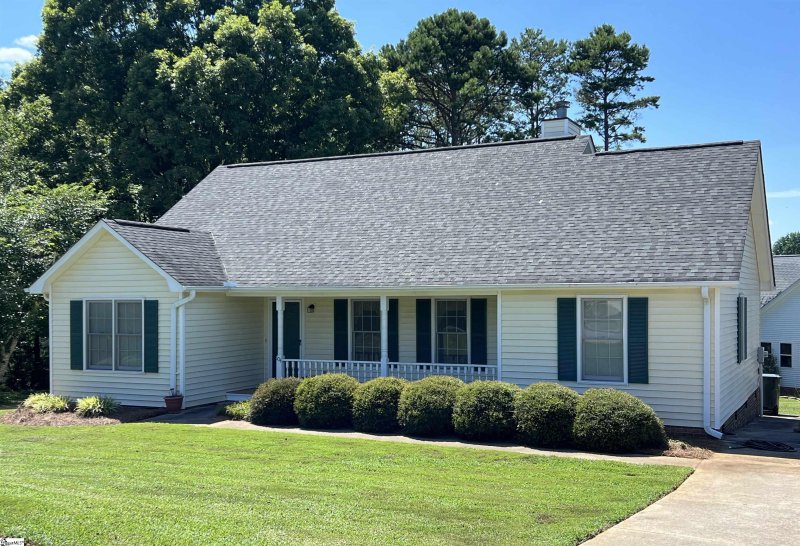 Property image 3 at 104 Mikenah Court, Easley, SC 29640