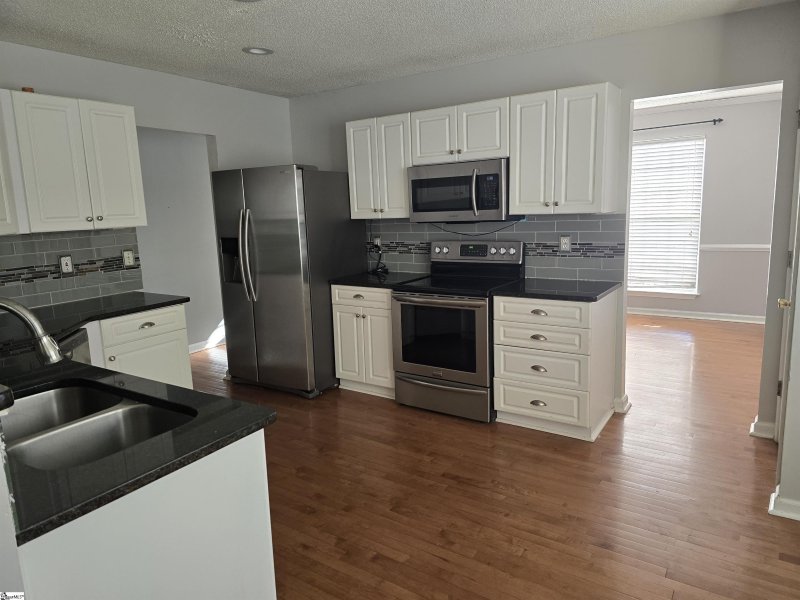 Property image 3 at 627 Fairview Lake Way, Simpsonville, SC 29680