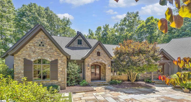 15 Lookout Ridge Drive