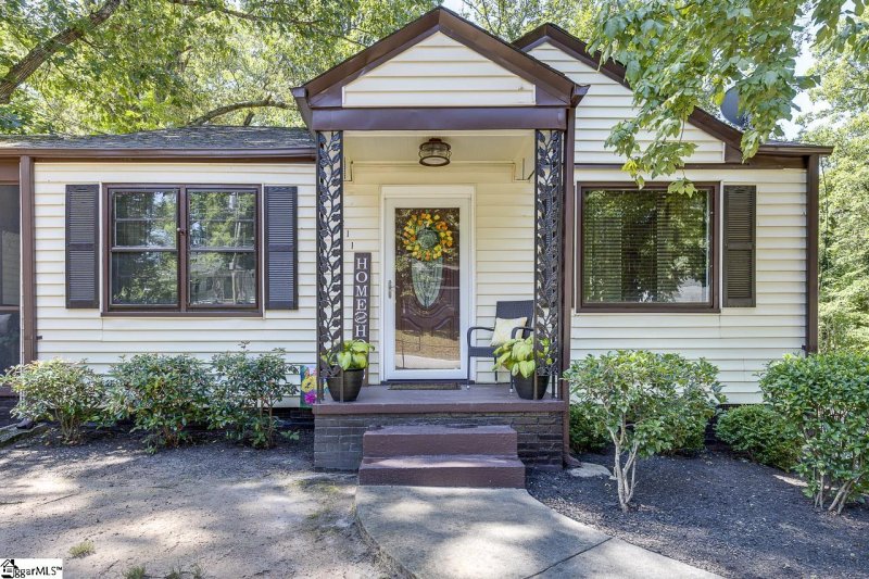 Property image 3 at 211 Pleasant Ridge Avenue, Greenville, SC 29605
