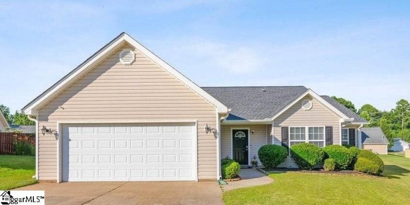 Property image 2 at 512 Indiana Court, Lyman, SC 29365