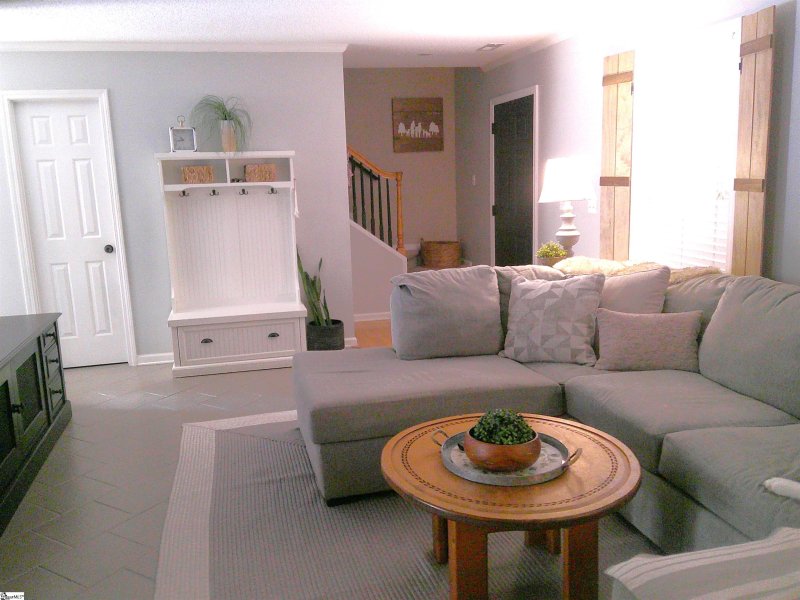 Property image 3 at 405 Flanders Court, Greenville, SC 29607