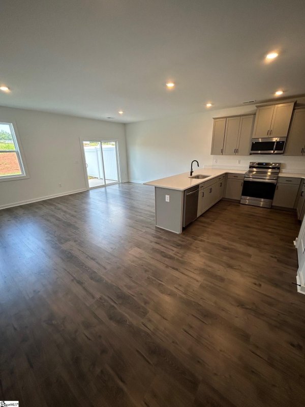 Property image 4 at 1247 Westgate Village Drive, Spartanburg, SC 29301