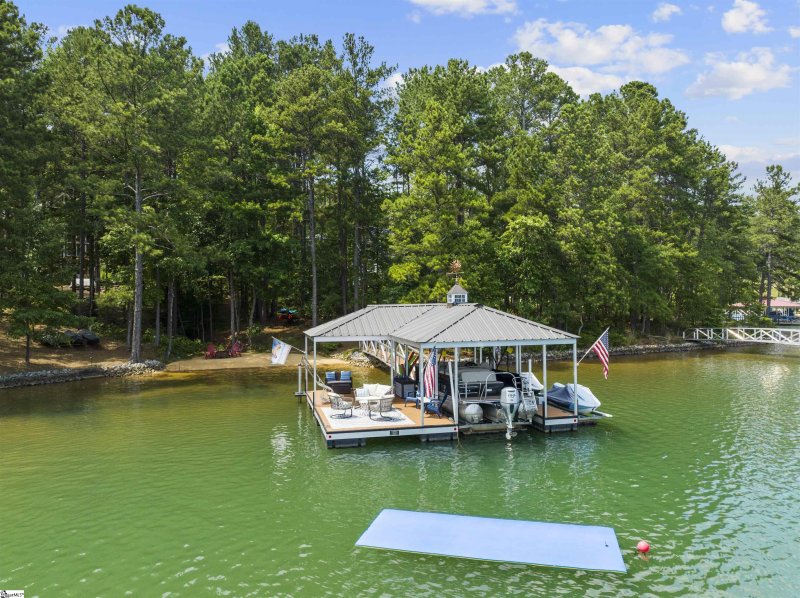 Property image 4 at 437 Peninsula Road, West Union, SC 29696