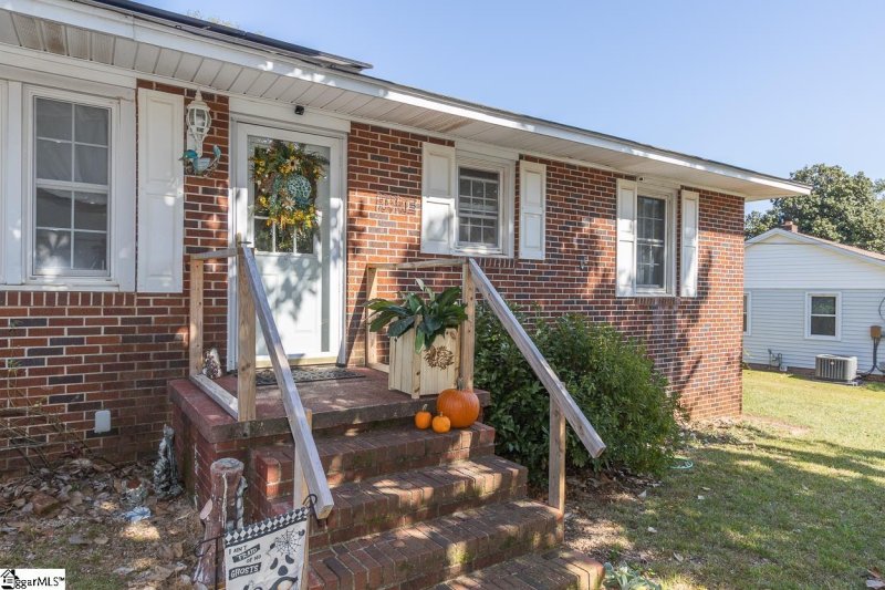 Property image 2 of 14 Dianne Avenue in None, Pelzer, SC 29669