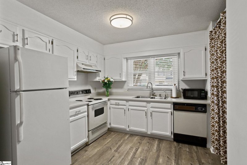 Property image 5 at 215 Duncan Chapel Road, Greenville, SC 29617