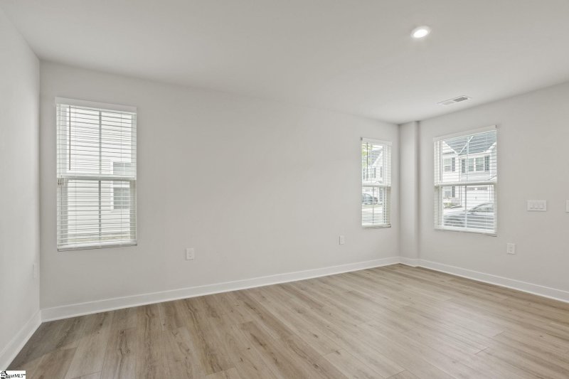 Property image 3 at 907 Leyburn Lane, Greenville, SC 29617