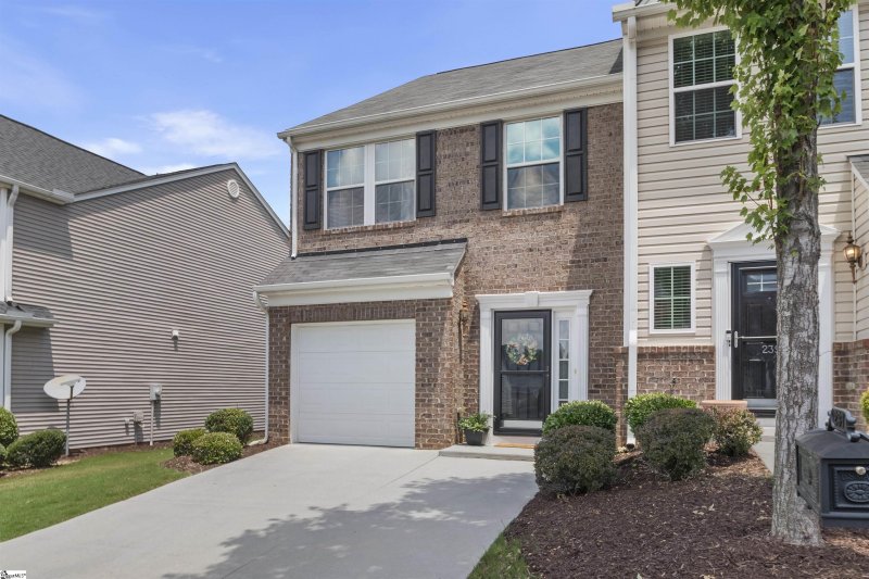 Property image 3 at 237 Cedar Crossing Lane, Greenville, SC 29615