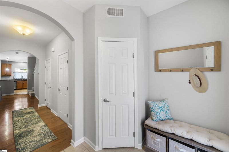 Property image 4 at 237 Cedar Crossing Lane, Greenville, SC 29615