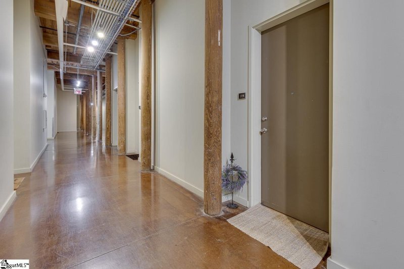 Property image 3 at 400 Mills Avenue, Greenville, SC 29605