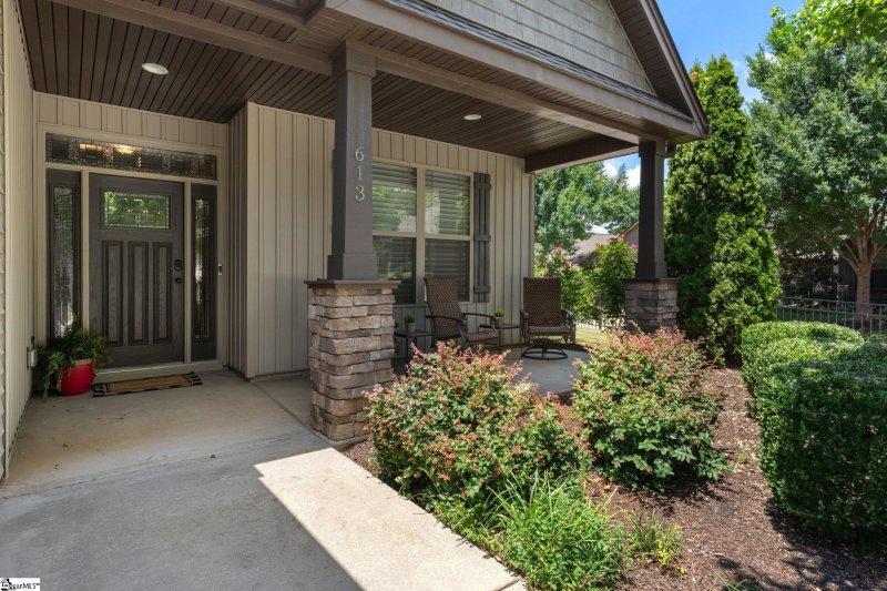 Property image 4 of 613 Castlestone Drive in Greystone Cottages, Greer, SC 29650