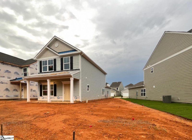 Property image 2 at 643 Columbus Circle, Simpsonville, SC 29680