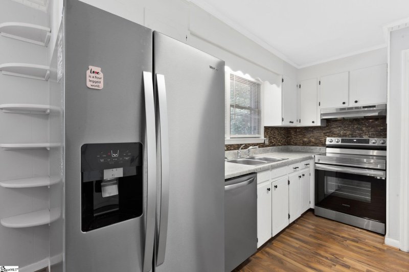 Property image 4 at 204 Capewood Drive, Simpsonville, SC 29680