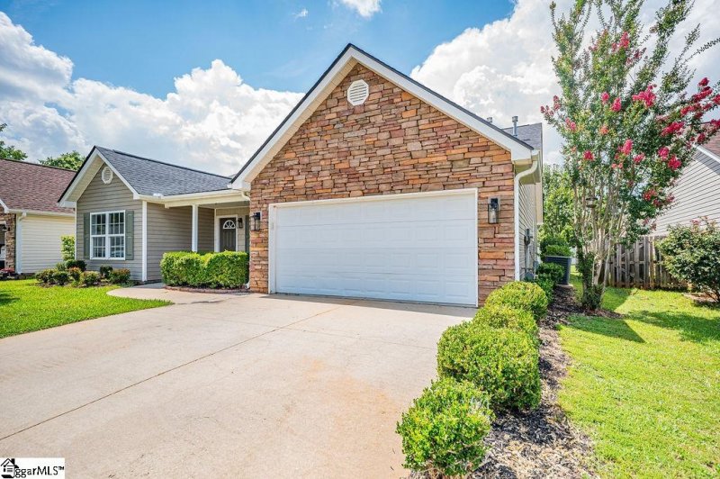 Property image 2 at 3 Heatherfield Drive, Simpsonville, SC 29680