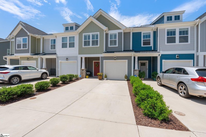 Property image 2 at 69 Mardale Lane, Greenville, SC 29609