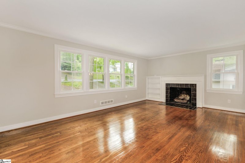 Property image 3 at 207 Bradley Boulevard, Greenville, SC 29609