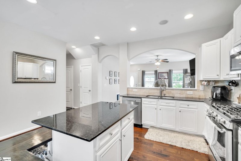 Property image 3 at 107 Chadmore Street, Simpsonville, SC 29680